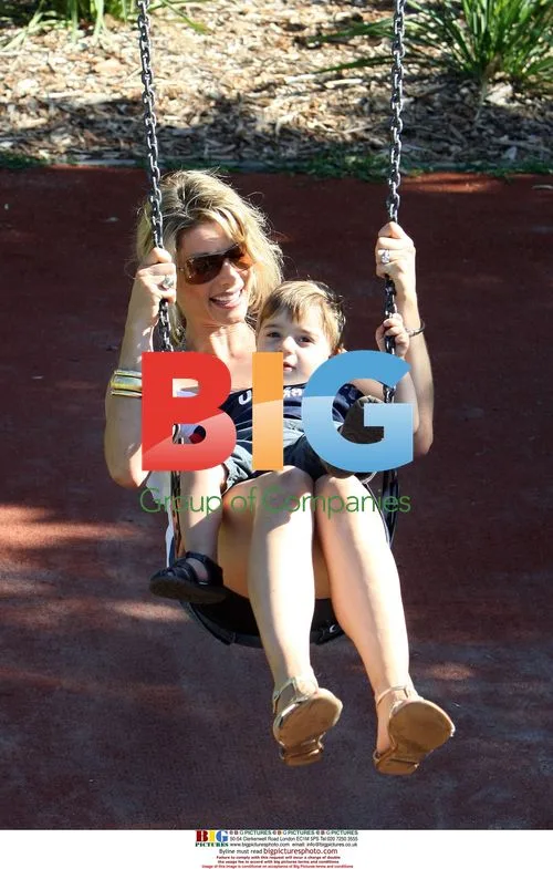 Dani Harwin and Family Out in Sydney