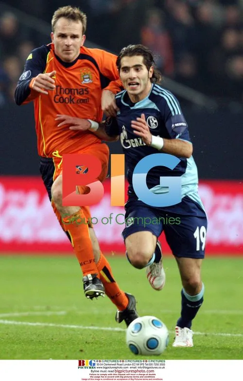 Hamann and Altintop Battle in UEFA Cup Tie