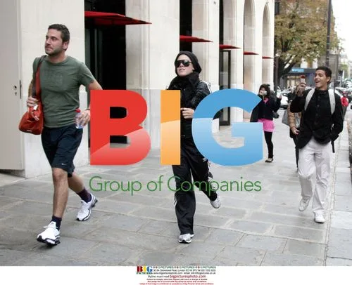 Singer Pink jogging in Paris