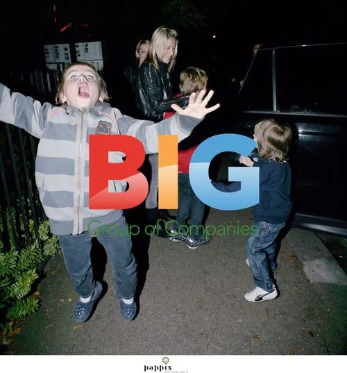 Liam Gallagher with family dining in London