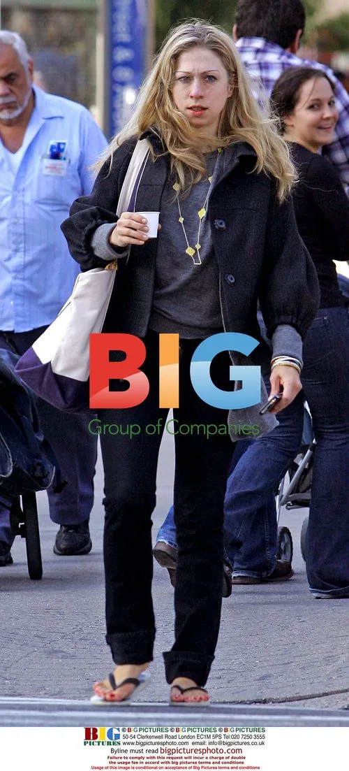 Chelsea Clinton strolls through Manhattan