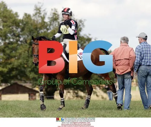Zara Phillips Takes a Tumble
