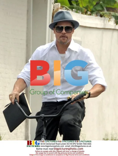 Brad Pitt cycling in New Orleans