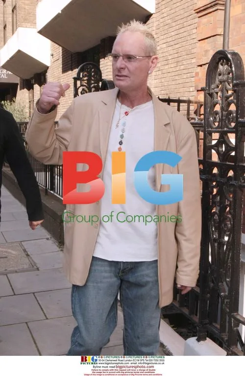 Paul Gascoigne visits hospital in London