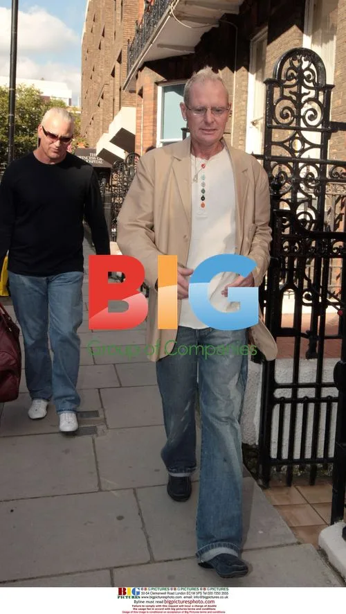 Paul Gascoigne visits Princess Grace Hospital