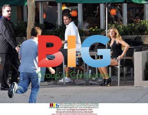 Gisele Bundchen films music video