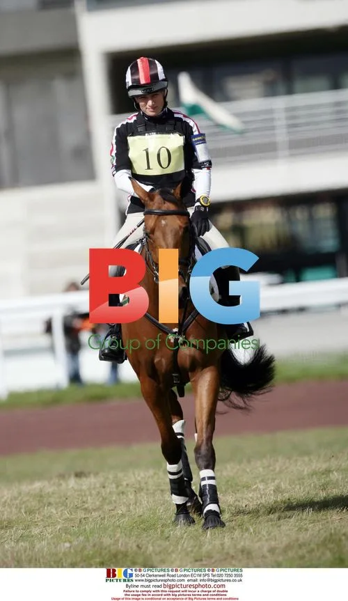 Zara Phillips Tumbles at Horse Competition