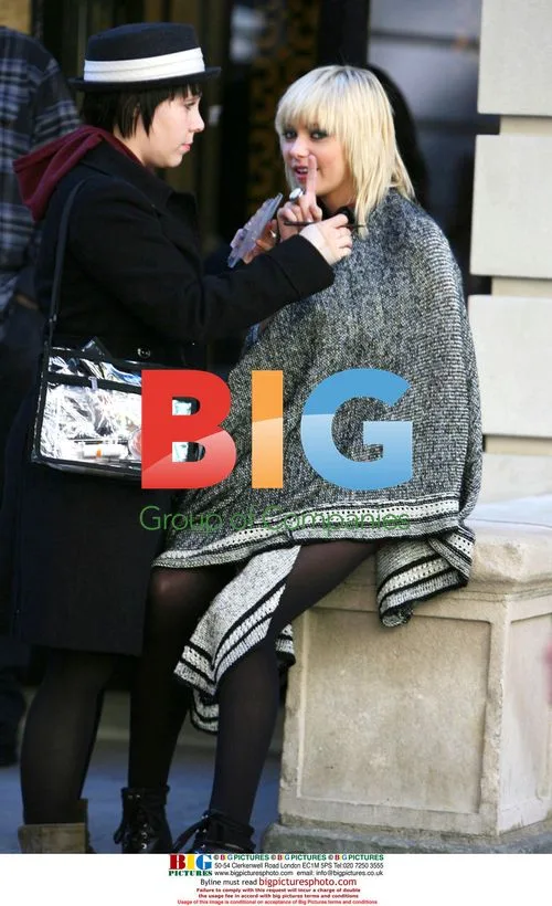 Taylor Momsen on Gossip Girl Set