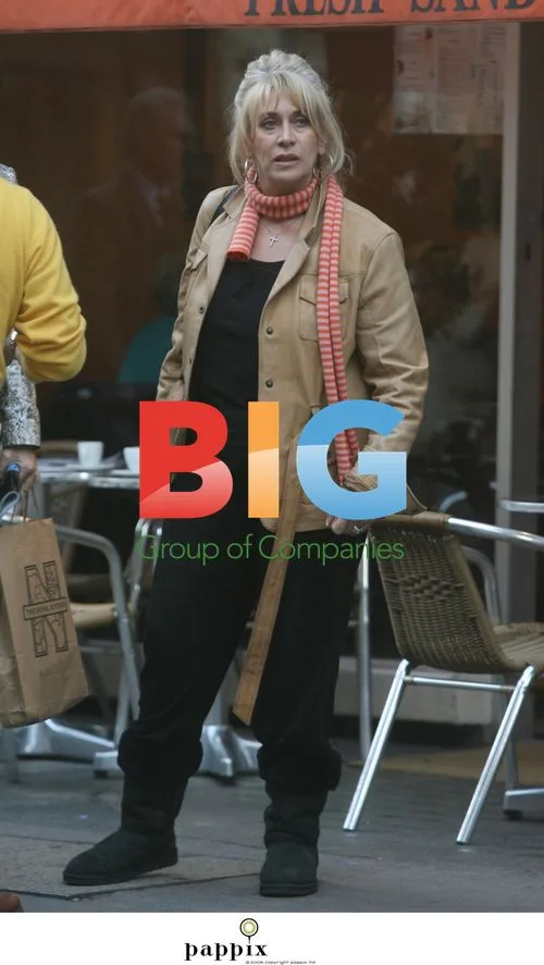 Carole Malone has lunch with friend in London