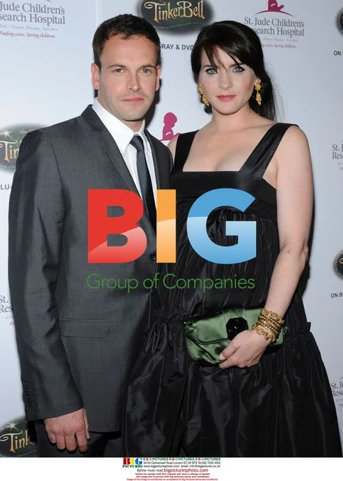 Jonny Lee Miller and wife Michele Hicks