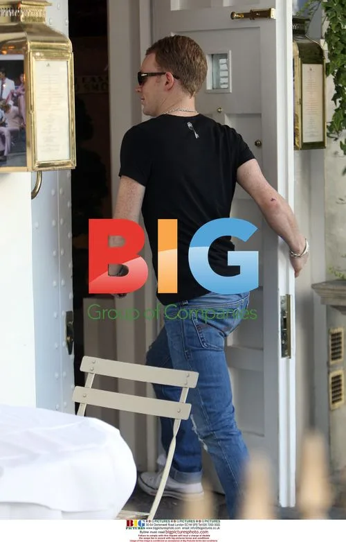 Big Brother Contestants Rex and Nicole Shopping