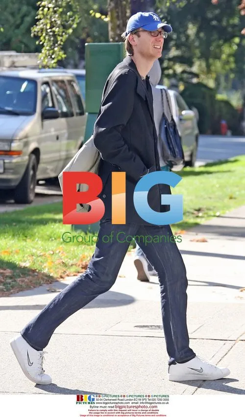 Giant Stephen Merchant on Vancouver Streets