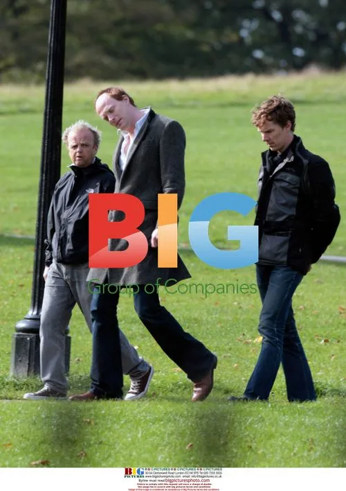 Paul Bettany and Toby Jones on "Creation" Set