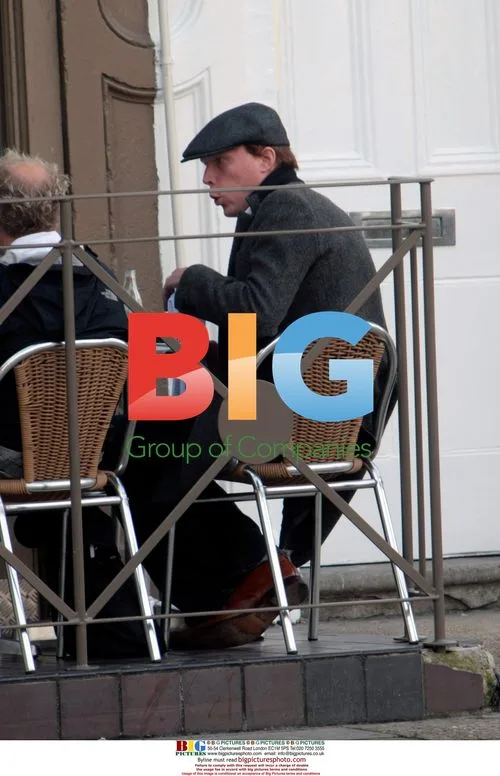 Paul Bettany and Toby Jones on Creation set