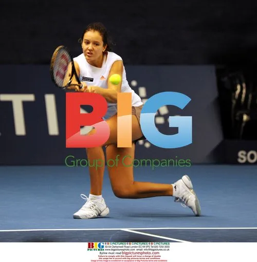 Laura Robson loses WTA debut