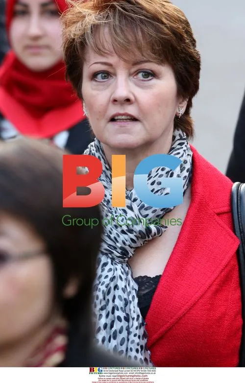 Anne Diamond attends sons' graduation