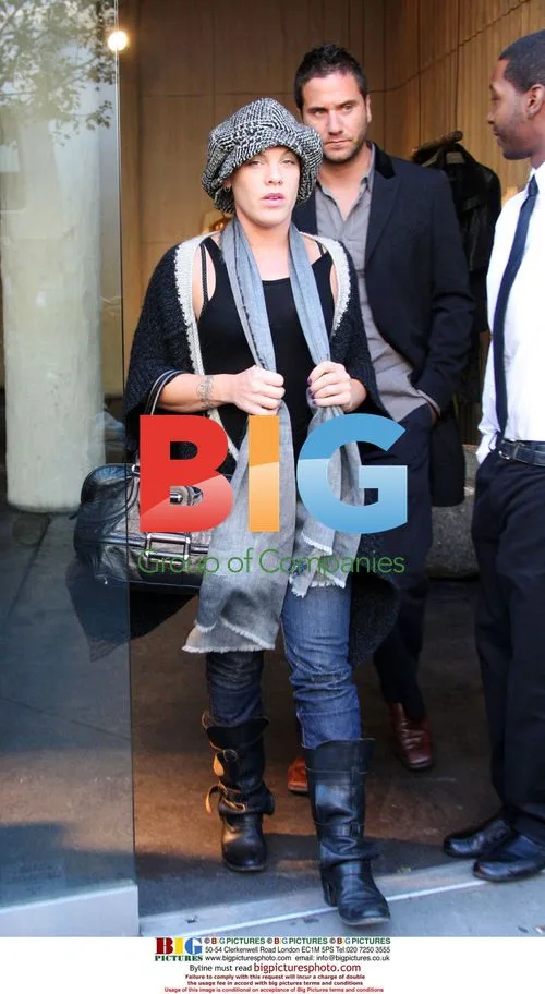 Pink Goes Shopping in NYC