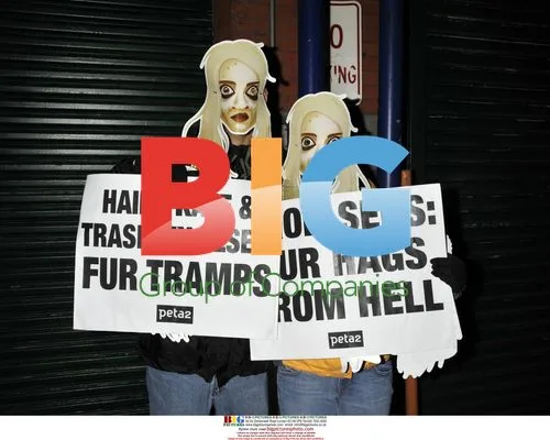 Olsen Twins Fur Protest