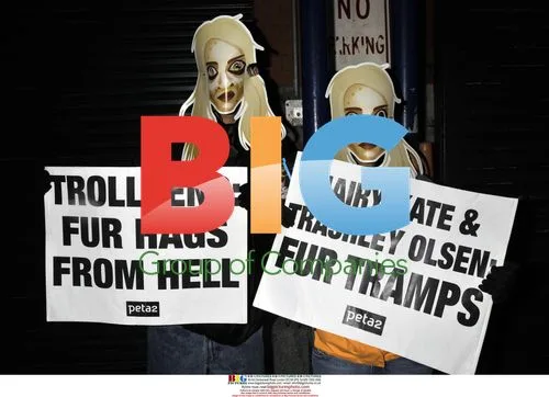 Olsen Twins Fur Protest
