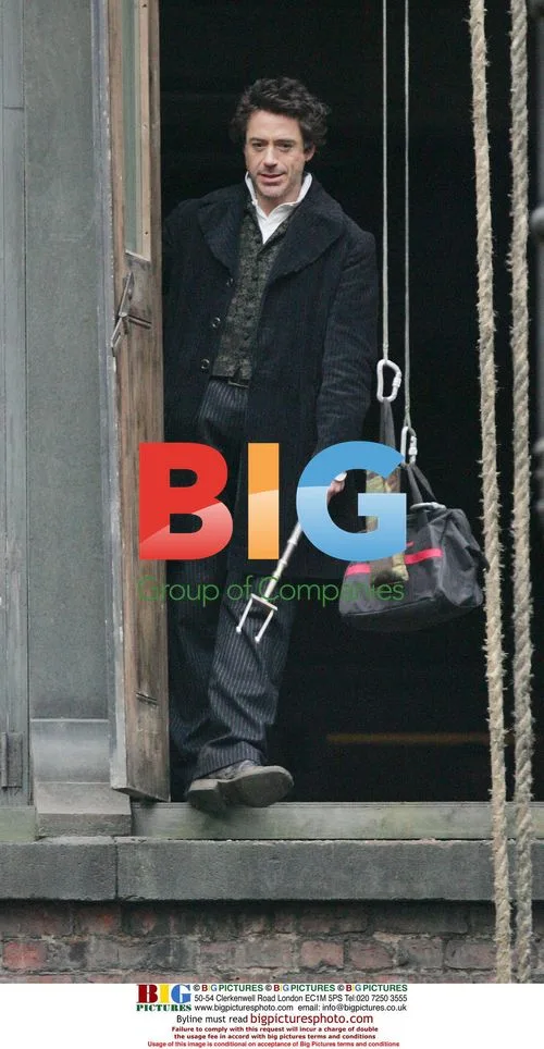 Robert Downey Jnr on Sherlock Holmes set