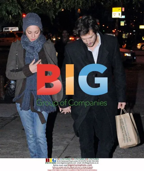 Guillaume Canet & Marion Cotillard Grab Snacks