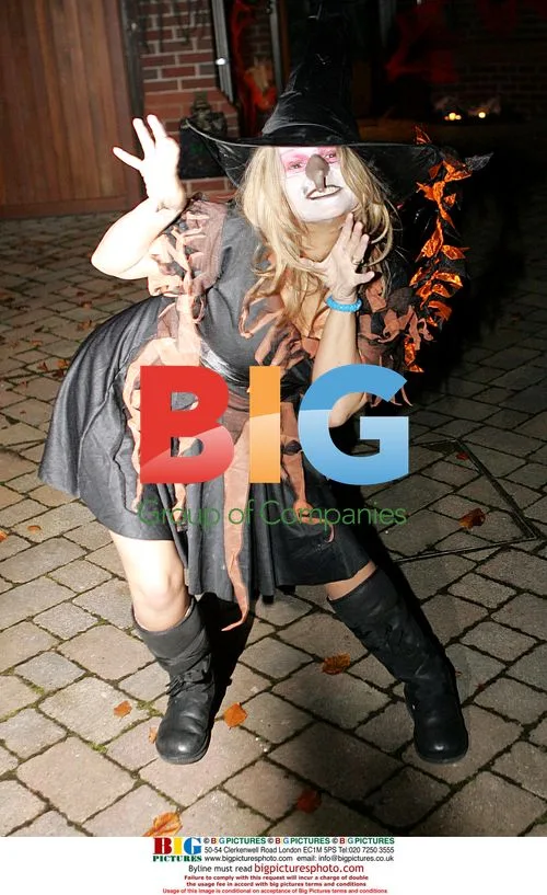 Kerry Katona goes trick-or-treating