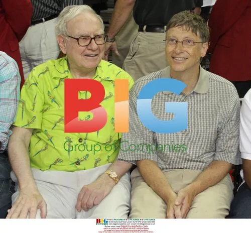 Buffett and Gates Attend USA vs Canada Basketball