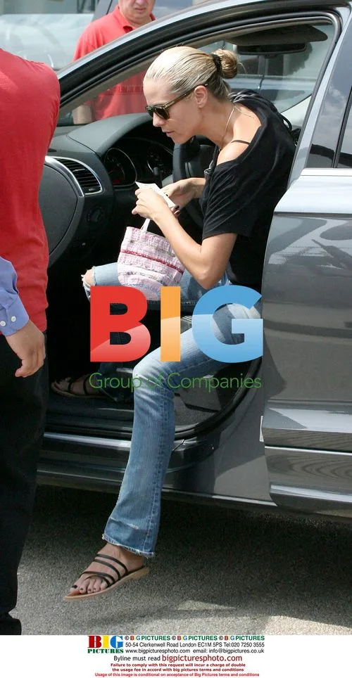 Heidi Klum shops with daughter Leni