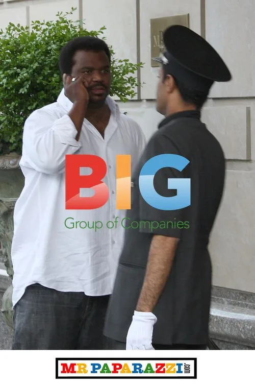 Craig Robinson waiting outside Ritz Carlton hotel