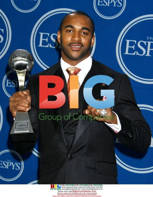 NFL Player David Tyree Wins ESPY Award