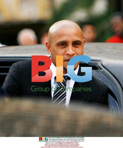 Roberto Carlos wins Golden Foot 2008