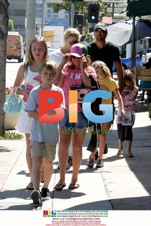 Faith Hill and Tim McGraw have family lunch