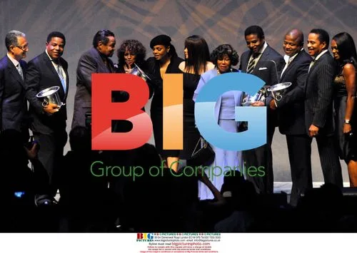 Jackson family accepts Icon Award at BMI Urban Awards