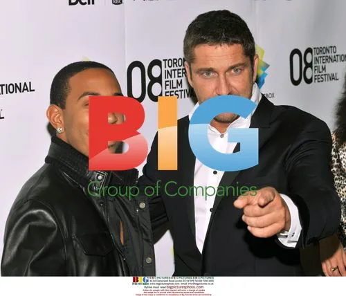 Gerard Butler and Chris Bridges at "Rocknrolla" premiere