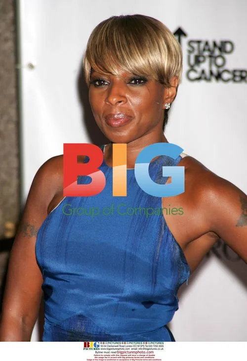 MARY J. BLIGE at Conde Naste 'Fashion Rocks' 2008