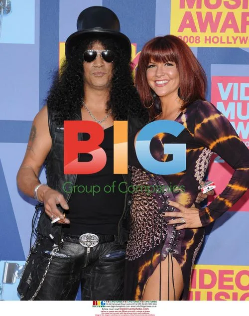 Slash and wife Perla Ferrar at 2008 MTV VMAs