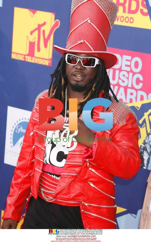 T-Pain arrives at 2008 MTV VMAs
