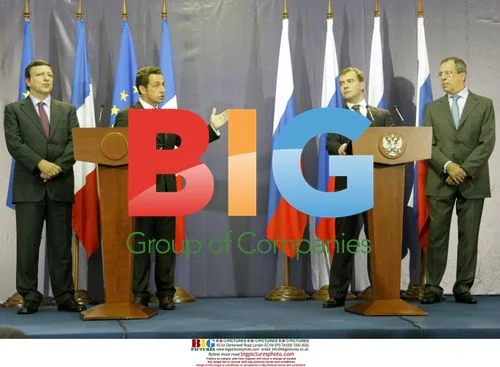 Medvedev and Sarkozy meet in Moscow