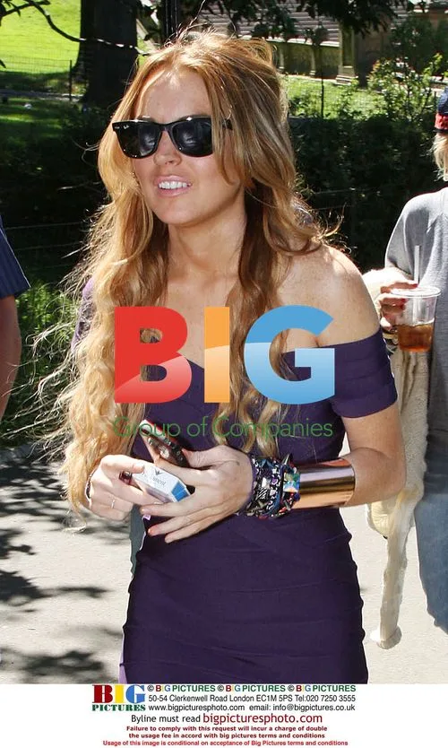 Lindsay Lohan on Ugly Betty Set