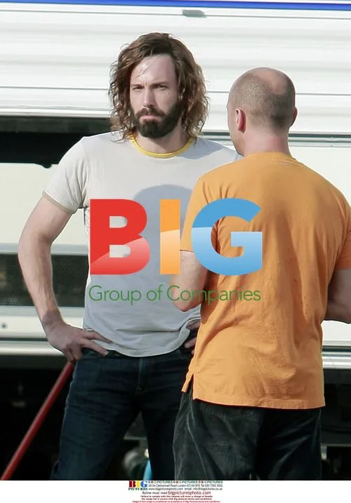 Ben Affleck and Mike Judge on the set of "Extract"