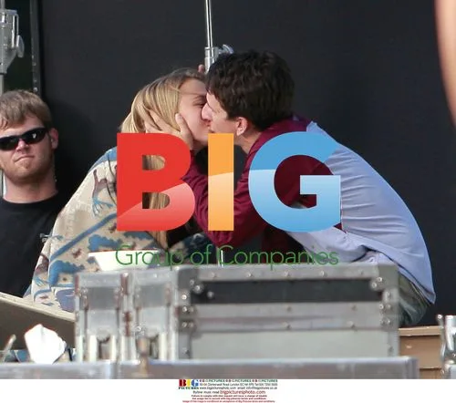 Hayden Panettiere films kissing scene with Paul Rust