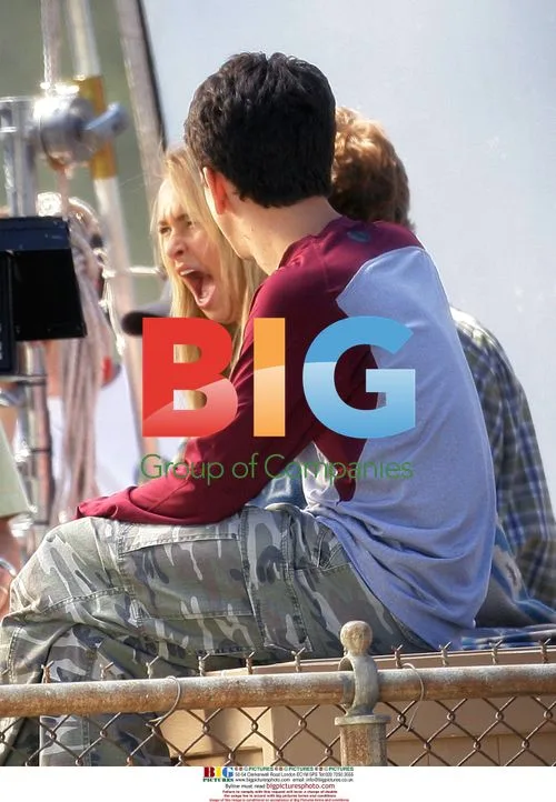 Hayden Panettiere and Paul Rust film romantic scene