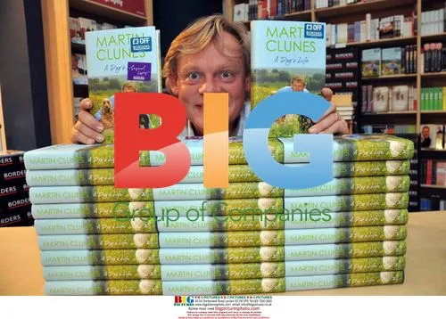 Martin Clunes promotes "A Dog's Life" book