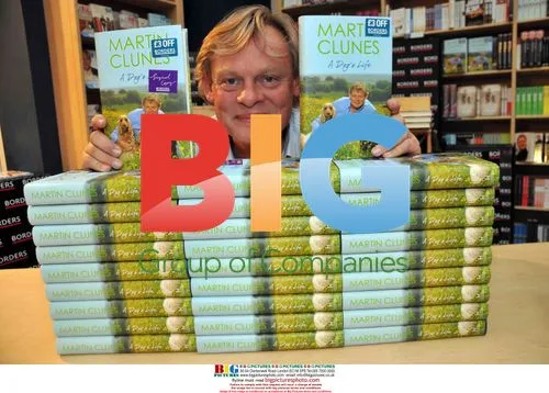 Martin Clunes at book signing in Glasgow