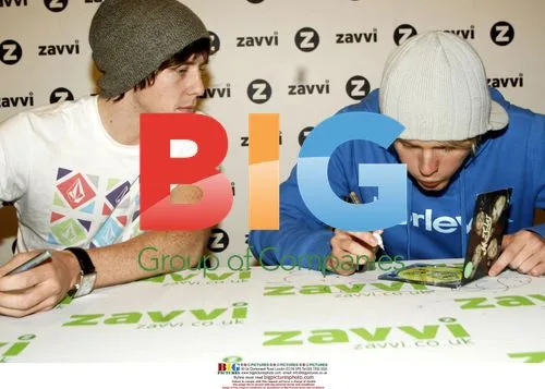 McFly Signing New Single