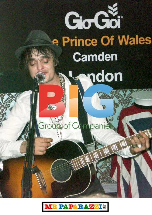 Libertines Bandmates Reunite for Impromptu Gig