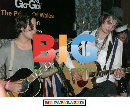 Libertines Bandmates Reunite for Gig in London