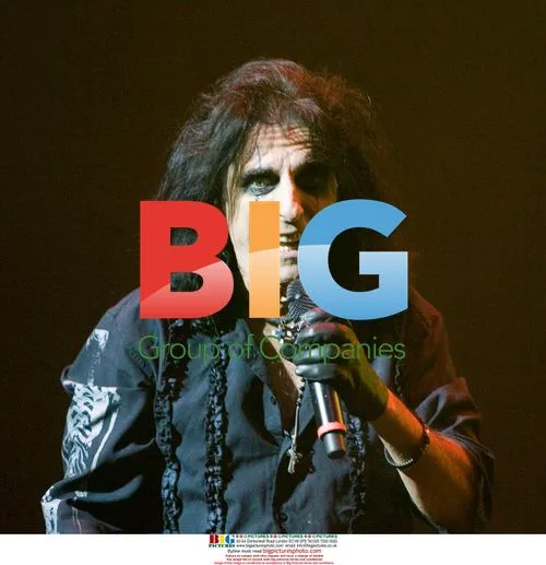 Alice Cooper Kicks Off Canadian Tour