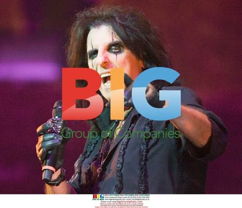 Alice Cooper Kicks Off Psycho Drama Tour