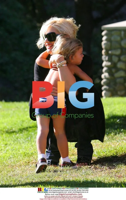 Gwen Stefani and Gavin Rosdale with son in Beverly Hills